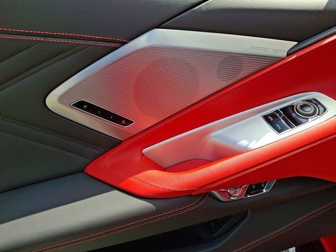 Used 2025 Chevrolet Corvette Z06 RWD image 11