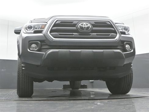Used 2019 Toyota Tacoma SR5 image 30