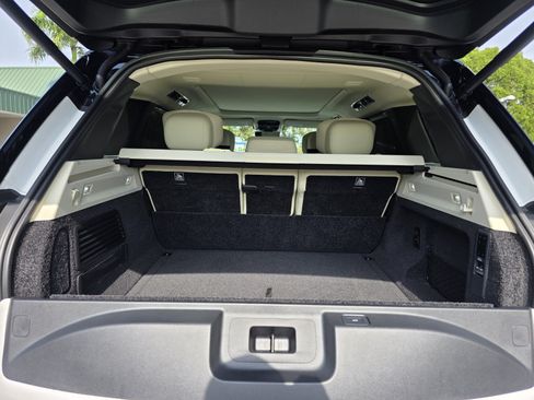 Certified 2025 Land Rover Range Rover Autobiography AWD/4WD image 18