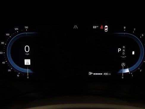 Used 2023 Volvo XC60 B5 Plus w/ Climate Package image 20