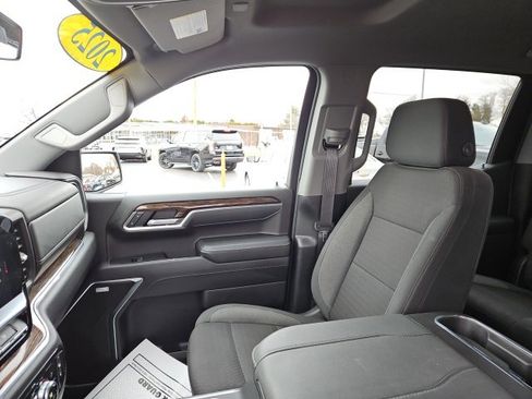 Used 2025 GMC Sierra 1500 Elevation w/ Preferred Package image 29