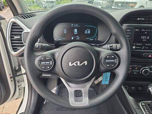 Certified 2025 Kia Soul LX FWD image 27