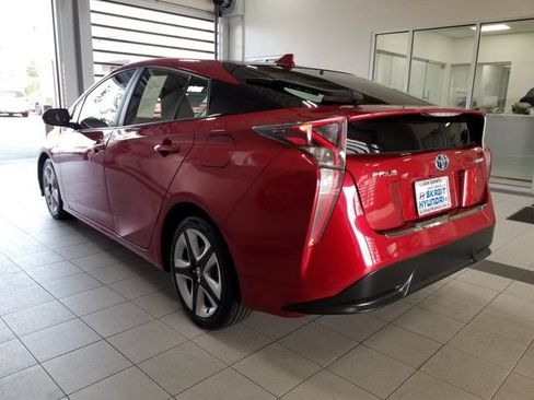 Used 2016 Toyota Prius Four Touring FWD image 17