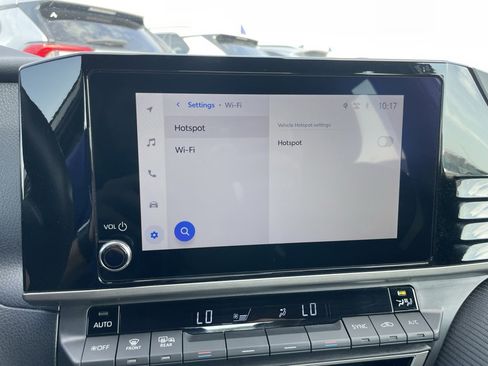 Used 2025 Toyota Camry SE image 16