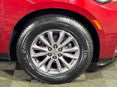 Used 2024 Buick Enclave Premium image 23