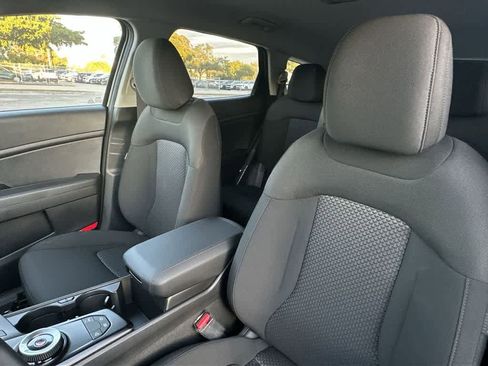 New 2026 Kia Sportage S image 14