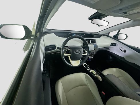 Used 2016 Toyota Prius Three Touring FWD image 18
