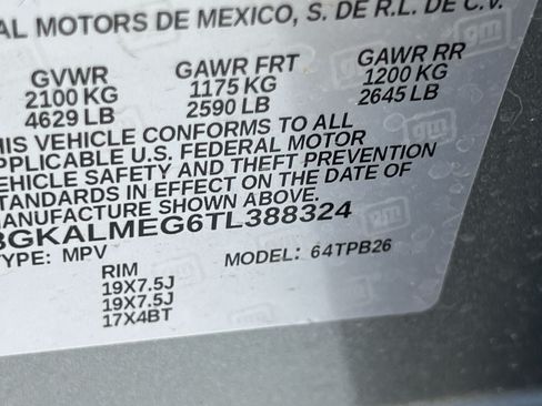 Used 2023 GMC Acadia SLE w/ Driver Convenience Package FWD image 11