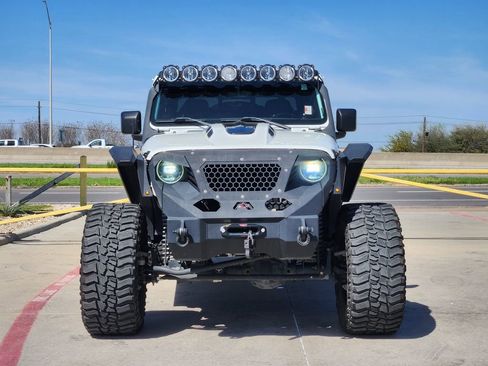 Used 2022 Jeep Gladiator Rubicon w/ LED Lighting Group image 2