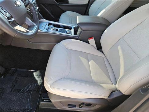 Used 2023 Ford Explorer Platinum w/ Technology Package image 17