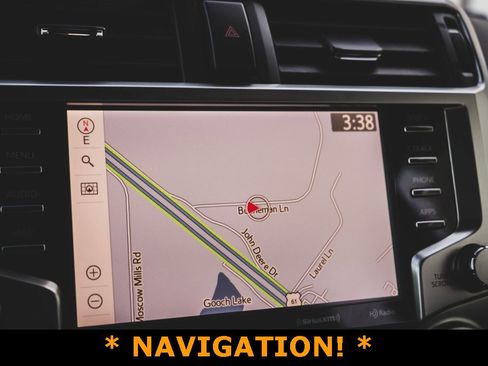 Used 2022 Toyota 4Runner SR5 Premium image 4