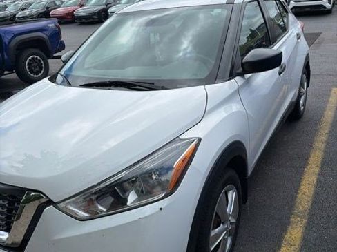 Used 2020 Nissan Kicks S FWD image 9