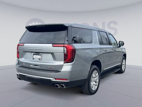 Used 2025 GMC Yukon XL Denali image 7