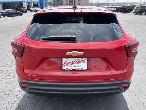 New 2026 Chevrolet Trax LS w/ LS Convenience Package FWD image 6