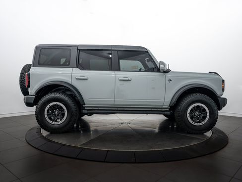 Used 2022 Ford Bronco Outer Banks w/ Sasquatch Package AWD/4WD image 3