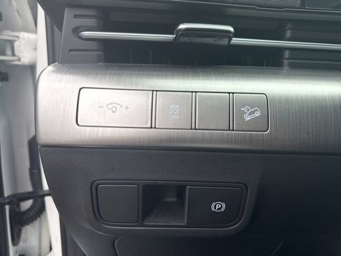Used 2024 Hyundai Kona SEL AWD/4WD image 14