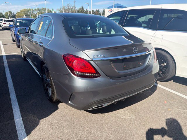 Used 2019 Mercedes-Benz C 300 4MATIC Sedan image 4