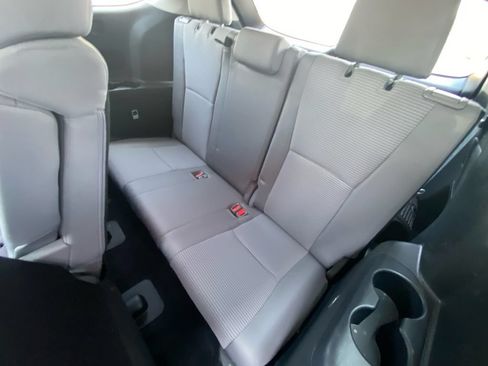 Used 2023 Toyota Highlander LE AWD/4WD image 22