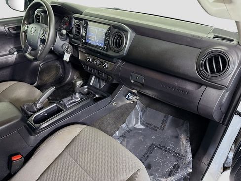 Used 2020 Toyota Tacoma SR image 29