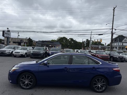 Used 2015 Toyota Camry XSE w/ Moonroof Package FWD image 5
