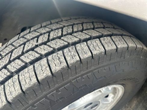 Used 2001 Chevrolet Silverado 1500 LS w/ Firm Ride Suspension Pkg image 23