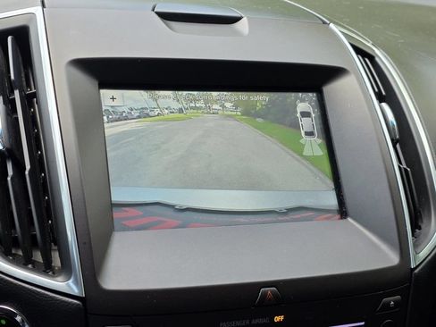 Used 2016 Ford Edge Titanium FWD image 14