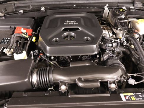 Used 2020 Jeep Wrangler Sport AWD/4WD image 17
