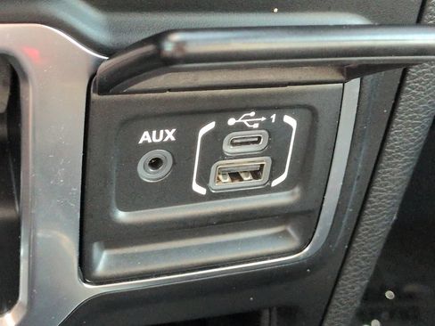 Used 2021 Jeep Wrangler Rubicon AWD/4WD image 22