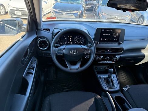Used 2023 Hyundai Kona SEL w/ Winter Weather Package image 6