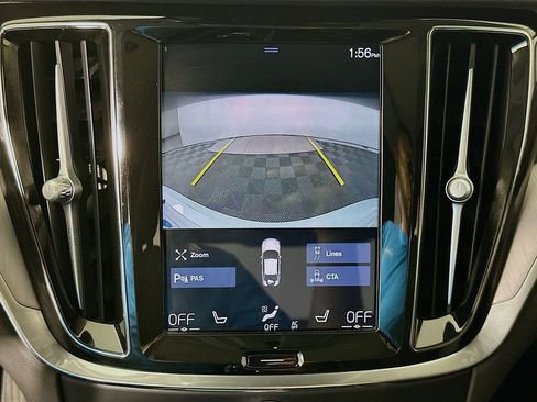 Used 2020 Volvo S60 T6 Momentum image 14