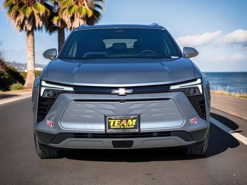 Used 2024 Chevrolet Blazer EV LT AWD/4WD image 3