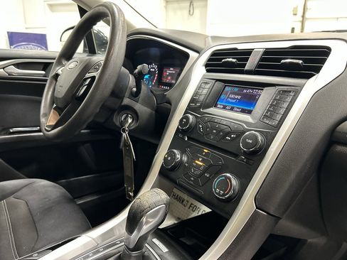 Used 2014 Ford Fusion SE image 36