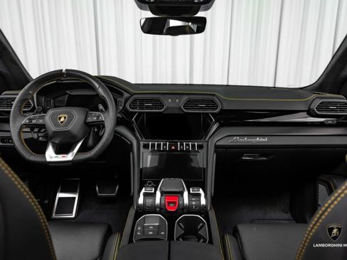 Used 2024 Lamborghini Urus S image 34