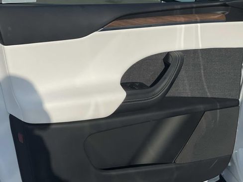 Used 2023 Tesla Model X AWD/4WD image 17