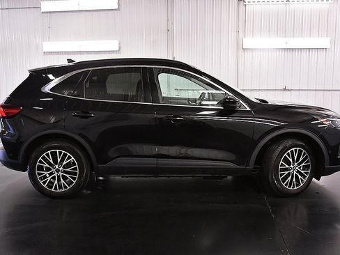 Used 2023 Ford Escape SE w/ PHEV Premium Package image 8