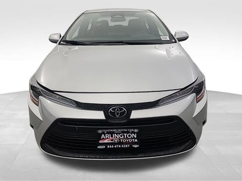 Used 2025 Toyota Corolla LE image 9