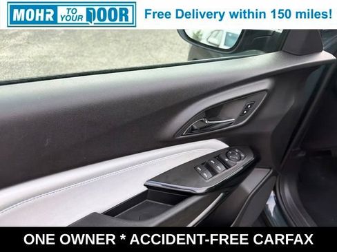 Used 2025 Chevrolet Trax LT FWD image 13