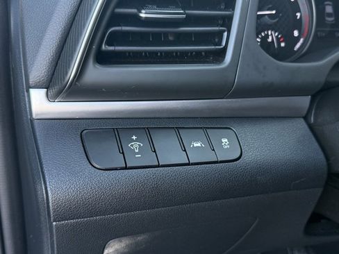 Used 2020 Hyundai Elantra SE w/ Cargo Package (C1) image 20
