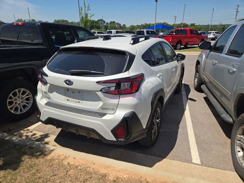 Used 2024 Subaru Crosstrek 2.0i Premium AWD/4WD image 3