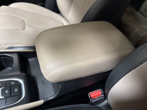 Used 2019 Hyundai Santa Fe Limited image 26