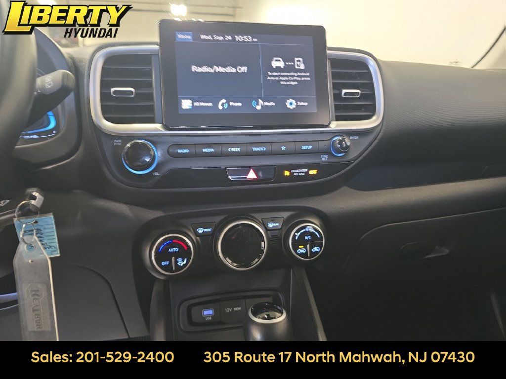 Certified 2023 Hyundai Venue SEL w/ Cargo Package FWD image 19