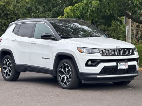 Used 2025 Jeep Compass Limited AWD/4WD image 9