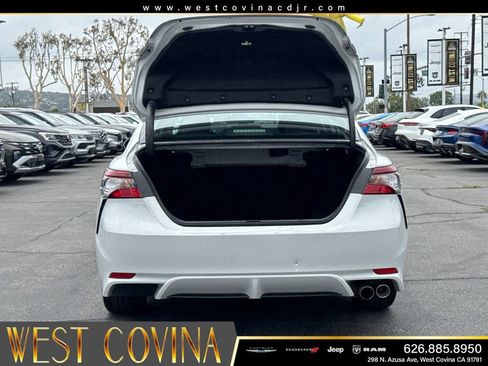 Used 2024 Toyota Camry SE FWD image 15