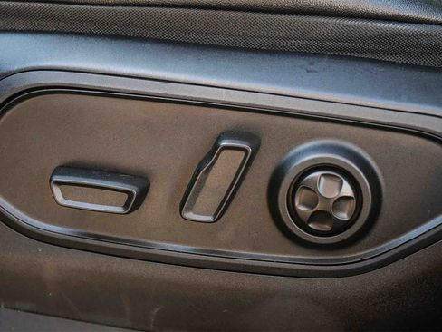 Used 2023 Jeep Grand Cherokee Limited w/ Black Appearance Package image 20