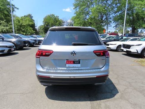 Used 2021 Volkswagen Tiguan SEL AWD/4WD image 5