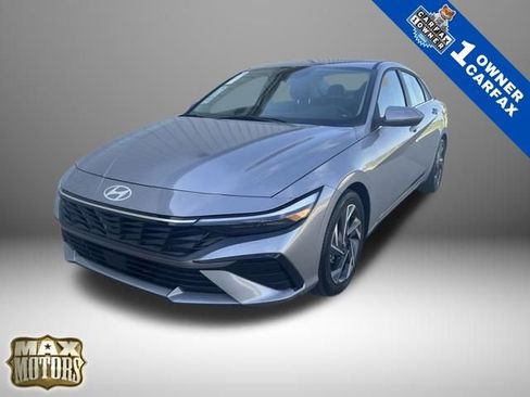 Used 2025 Hyundai Elantra Limited FWD image 1