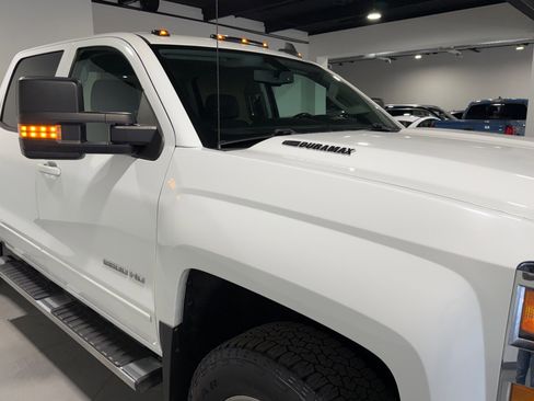 Used 2016 Chevrolet Silverado 2500 LT w/ LT Convenience Package image 11