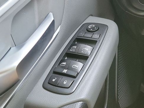 Used 2020 RAM 1500 Big Horn RWD image 13