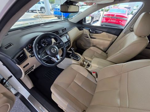 Used 2019 Nissan Rogue SL w/ Premium Package FWD image 18