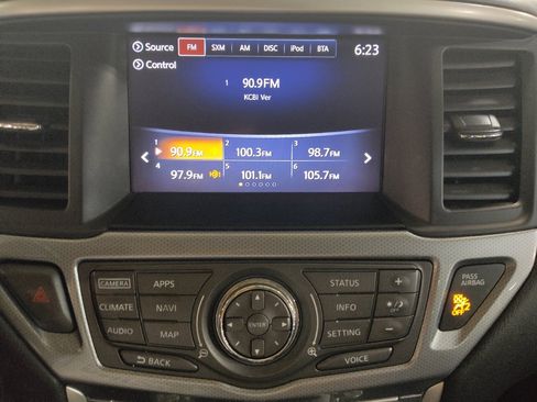 Used 2017 Nissan Pathfinder SL w/ SL Premium Package AWD/4WD image 25